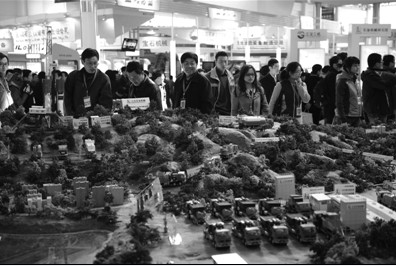 國內企業的展臺都很有氣派，除了裝備實物，還用上了沙盤模型。